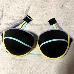 ✨3 for $30✨  34DD Victoria Secret Swim Top